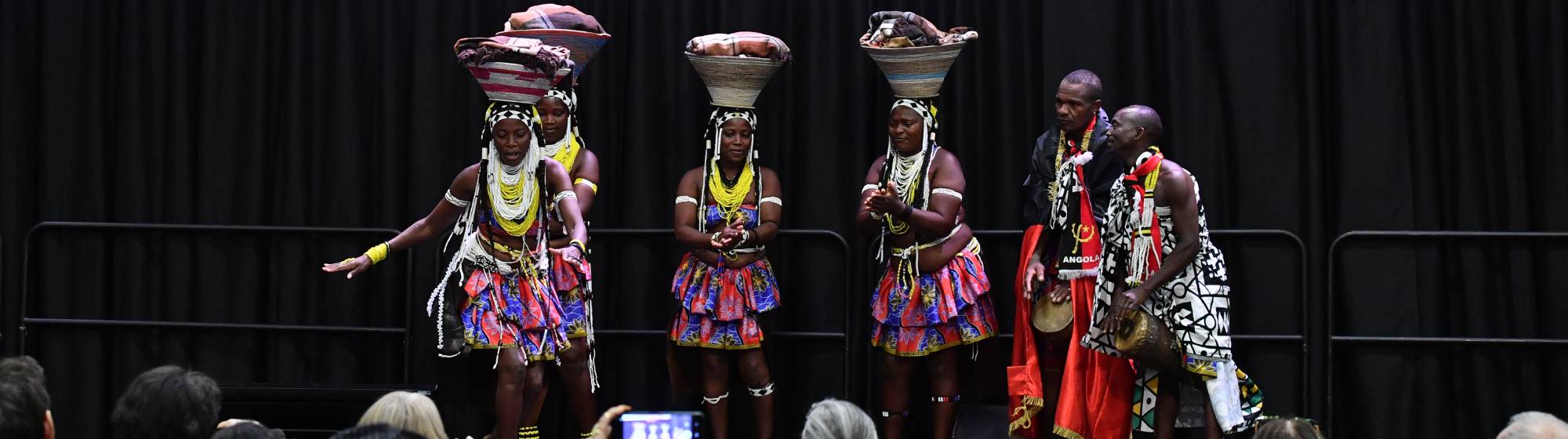 des danseuses d'angola