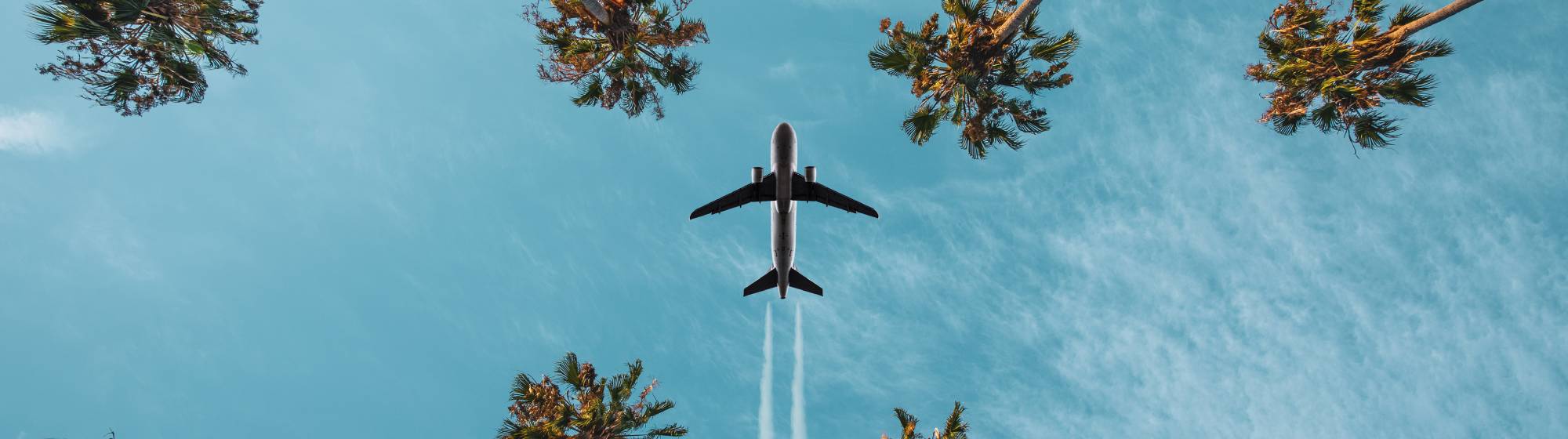 avion dans le ciel