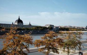 Une vue du pont de Lyon