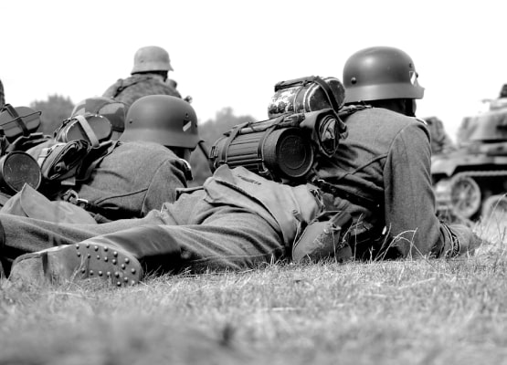 Soldats qui se cachent