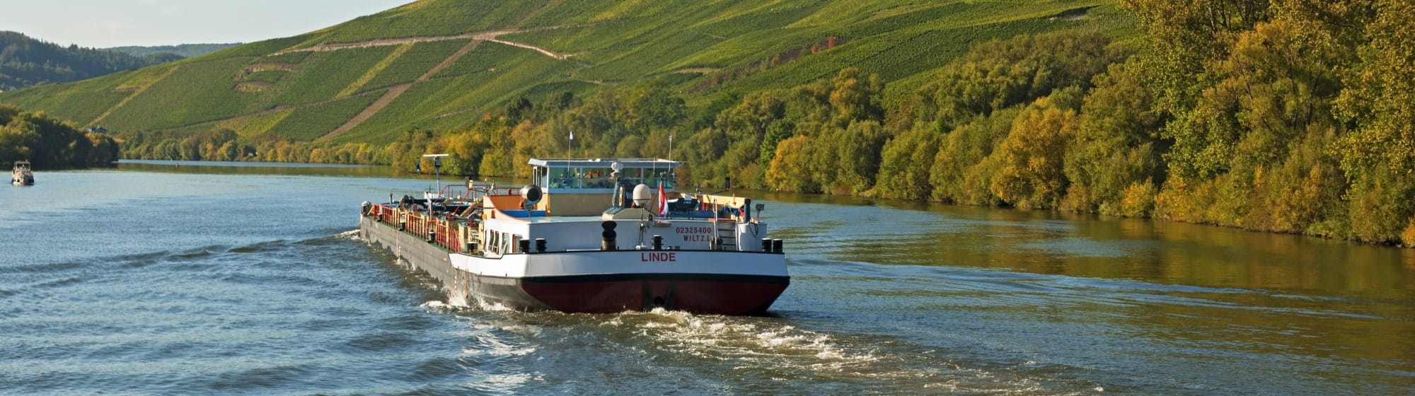 Bateau sur un fleuve