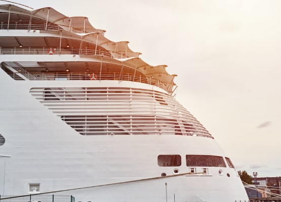 Vue sur la terrasse d'un bateau de croisière