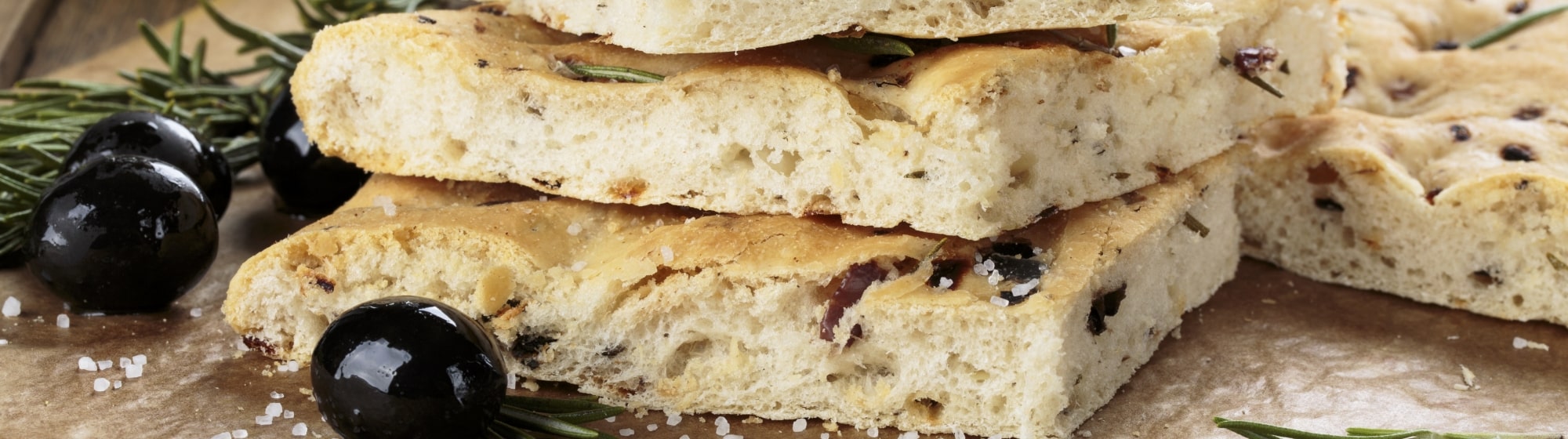 Image de la foccacia di recco, pain italien avec olives