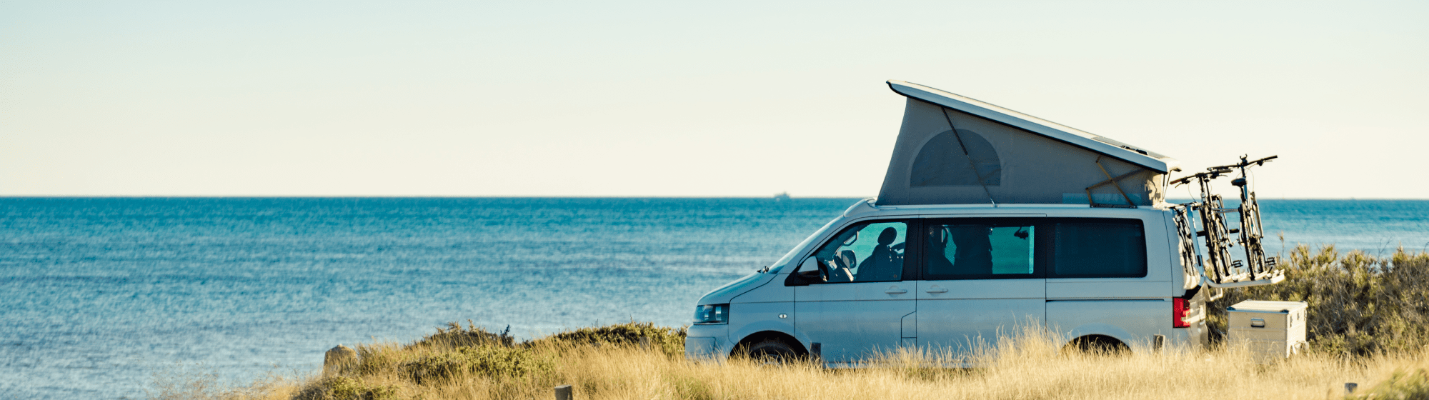 Camping-car sur la plage 