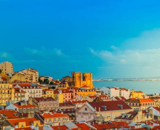 les petites maisons colorées de lisbonne